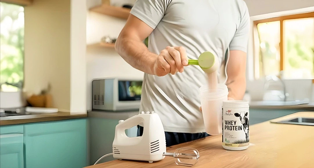 10 Delicious High-Protein, Low-Calorie Smoothies with Natural Whey Protein for Weight Loss